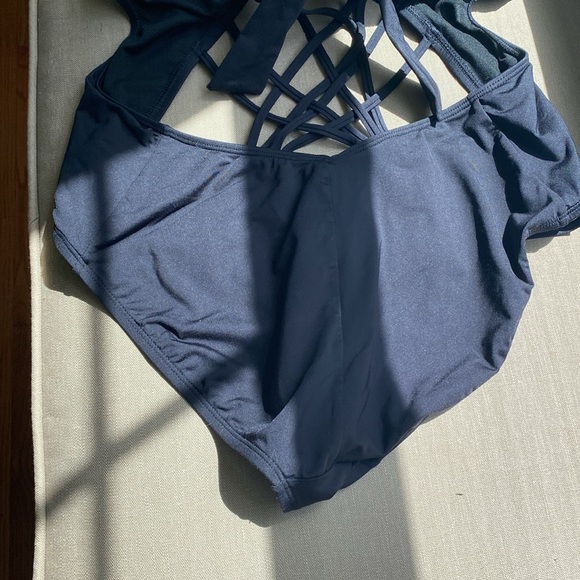 Kenneth Cole Women’s Black Strappy Cutout Halter One Piece Swimsuit XL - Picture 7 of 9